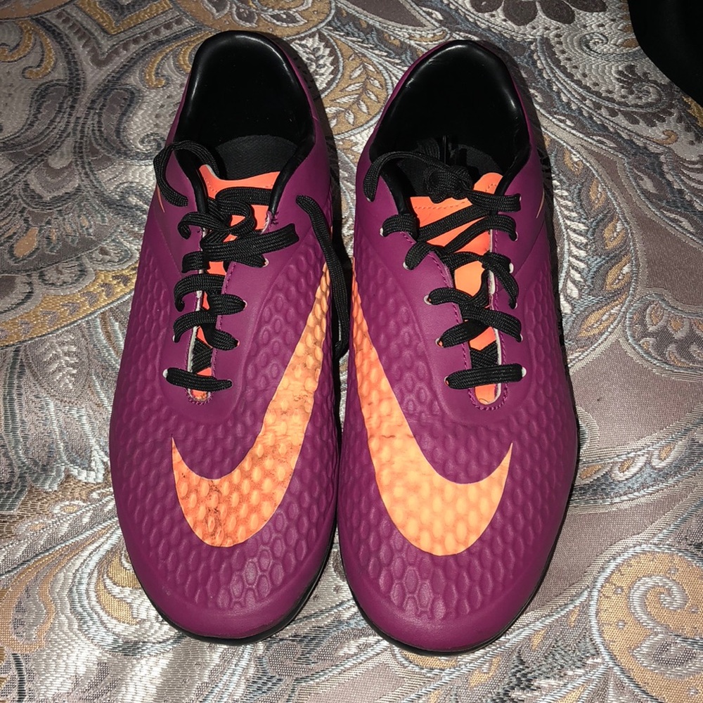 Soccer cleats